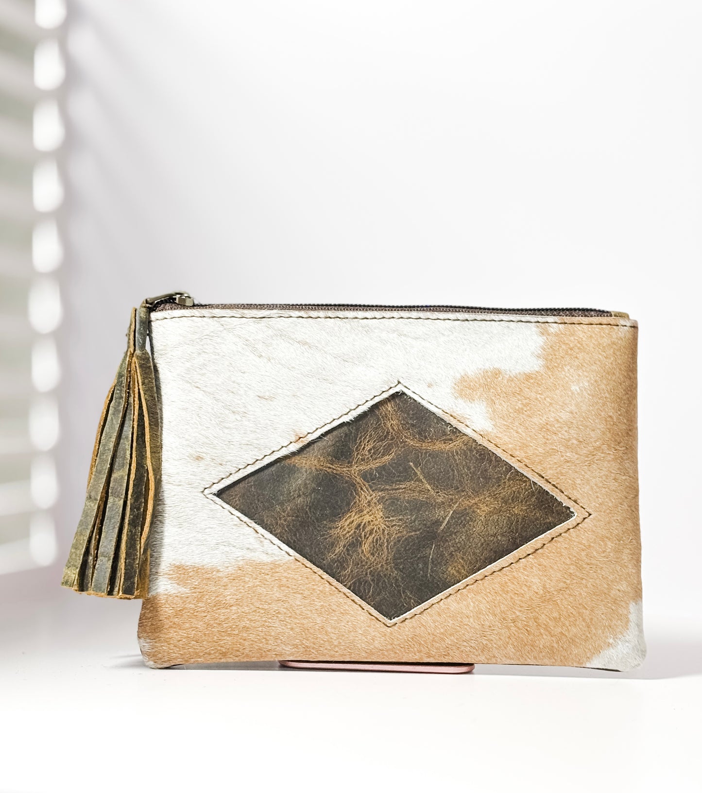 The Brown Daisy Wristlet — Western Elegance in Hand