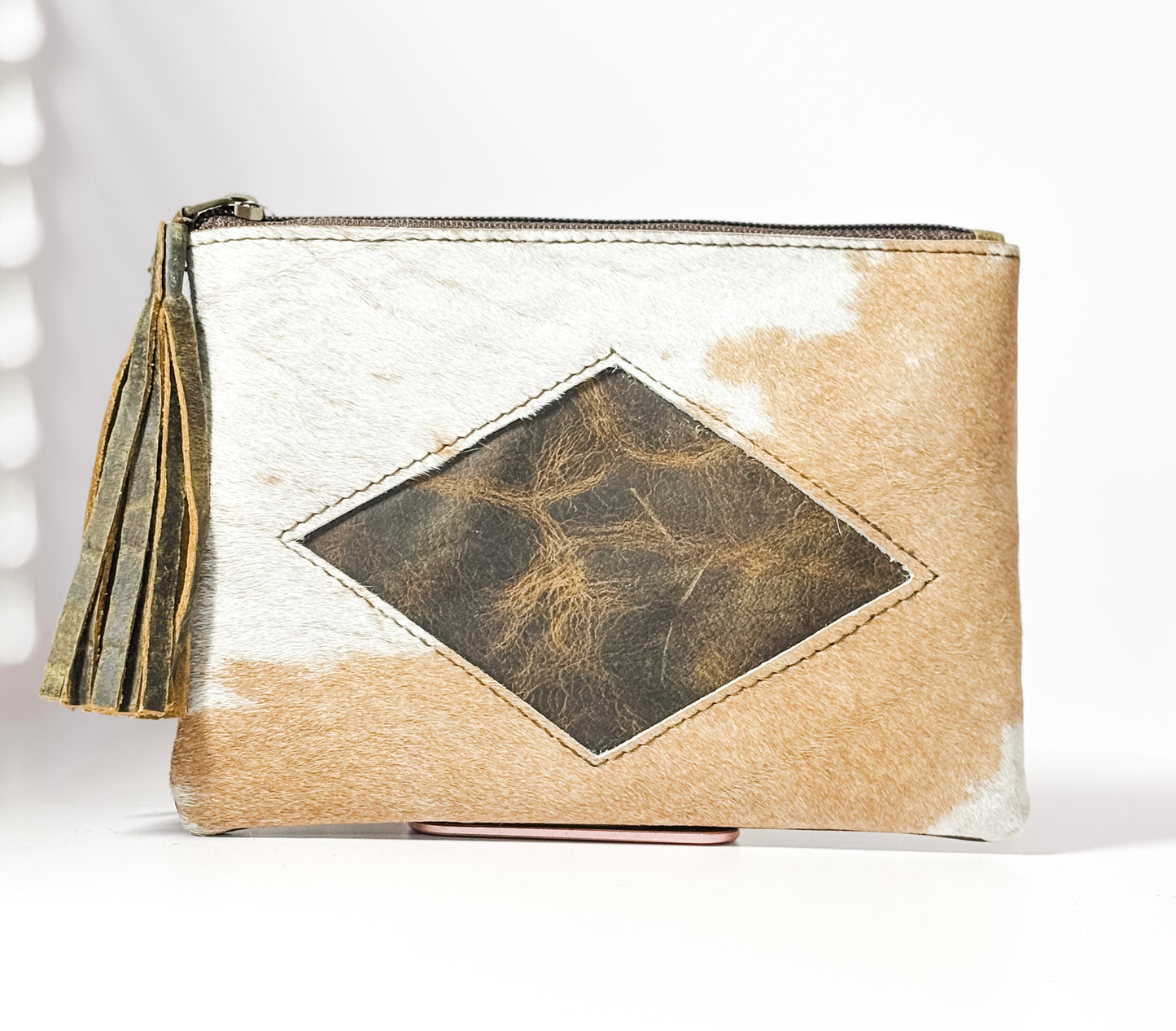 The Brown Daisy Wristlet — Western Elegance in Hand