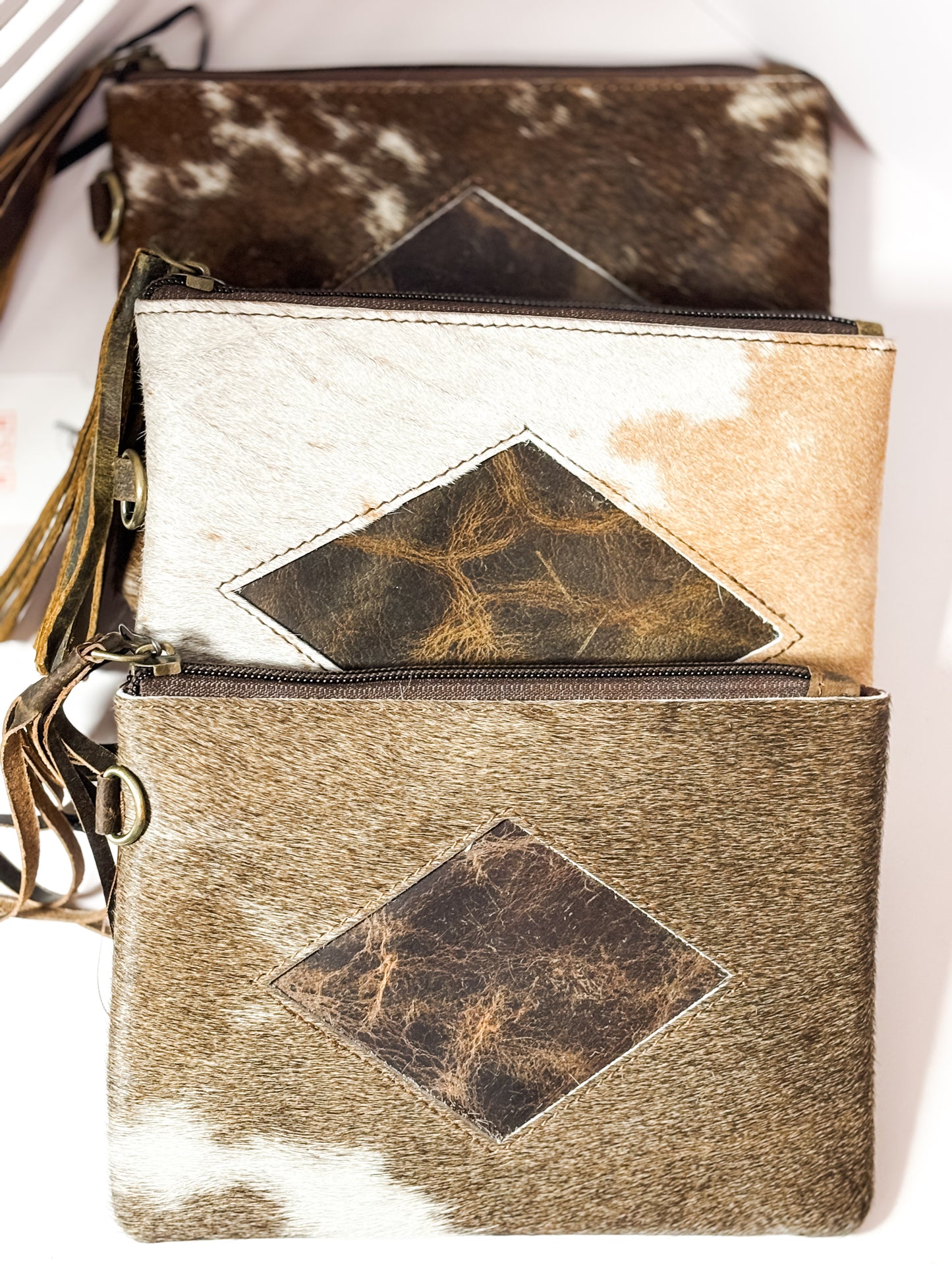 The Brown Daisy Wristlet — Western Elegance in Hand