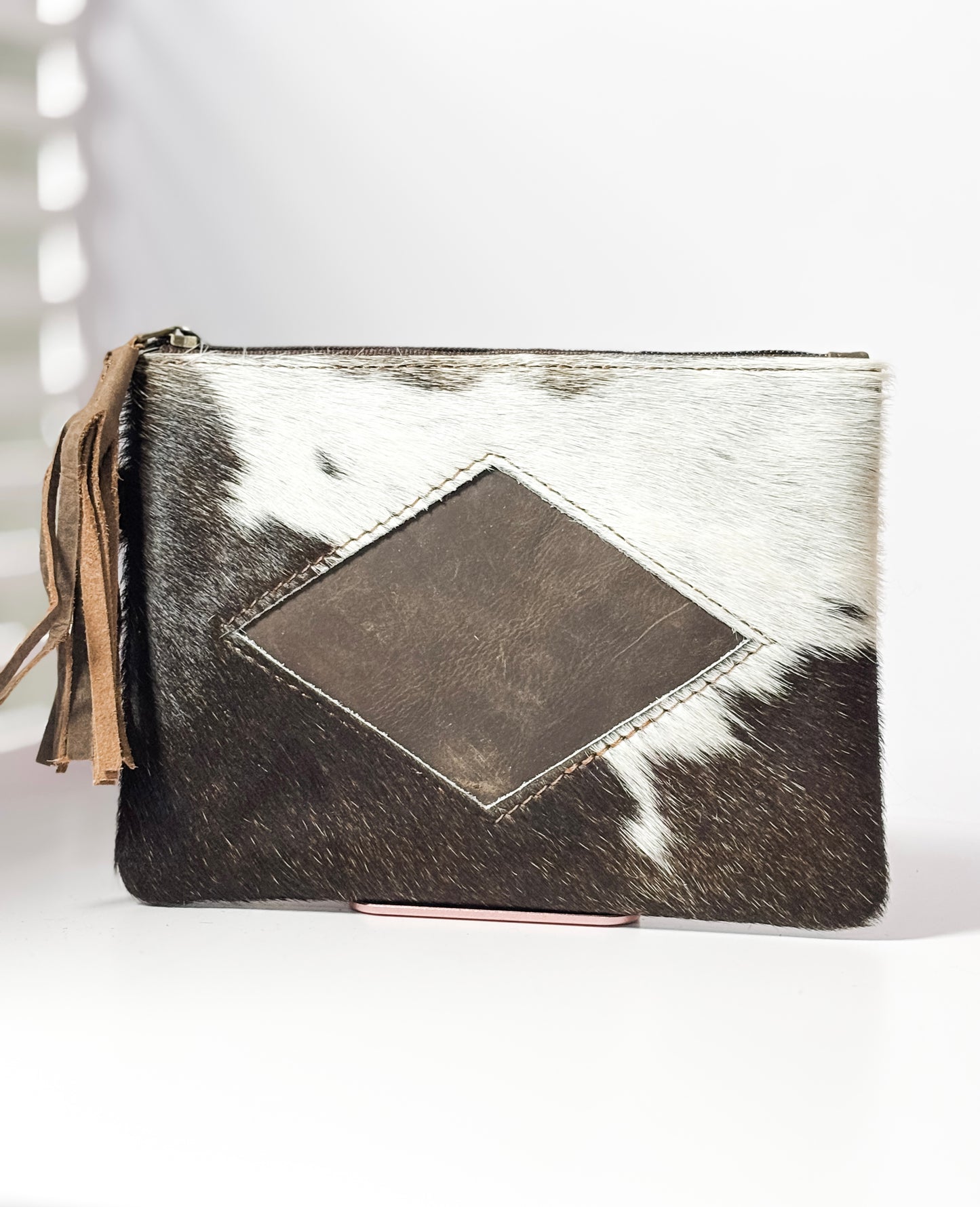 The Brown Daisy Wristlet — Western Elegance in Hand